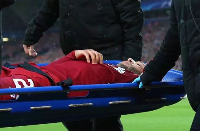  罗马中场大将重伤赛季报销牵动球迷心  