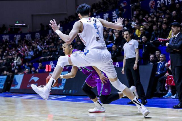  勒沃库森攻防两端亮眼，客场擒敌延续不败神话